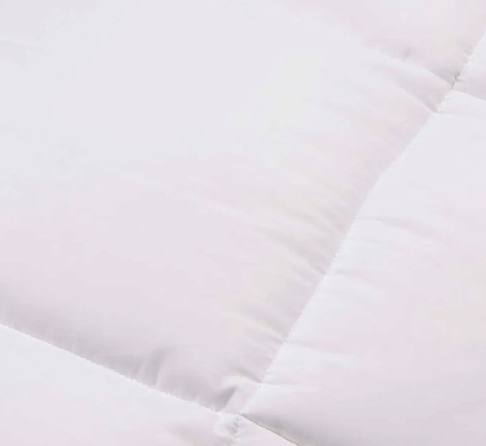 Hypoallergenic microfiber duvet