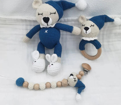 Peluche en tricot Crochet Bear avec jouet de dentition en bois et attache suce